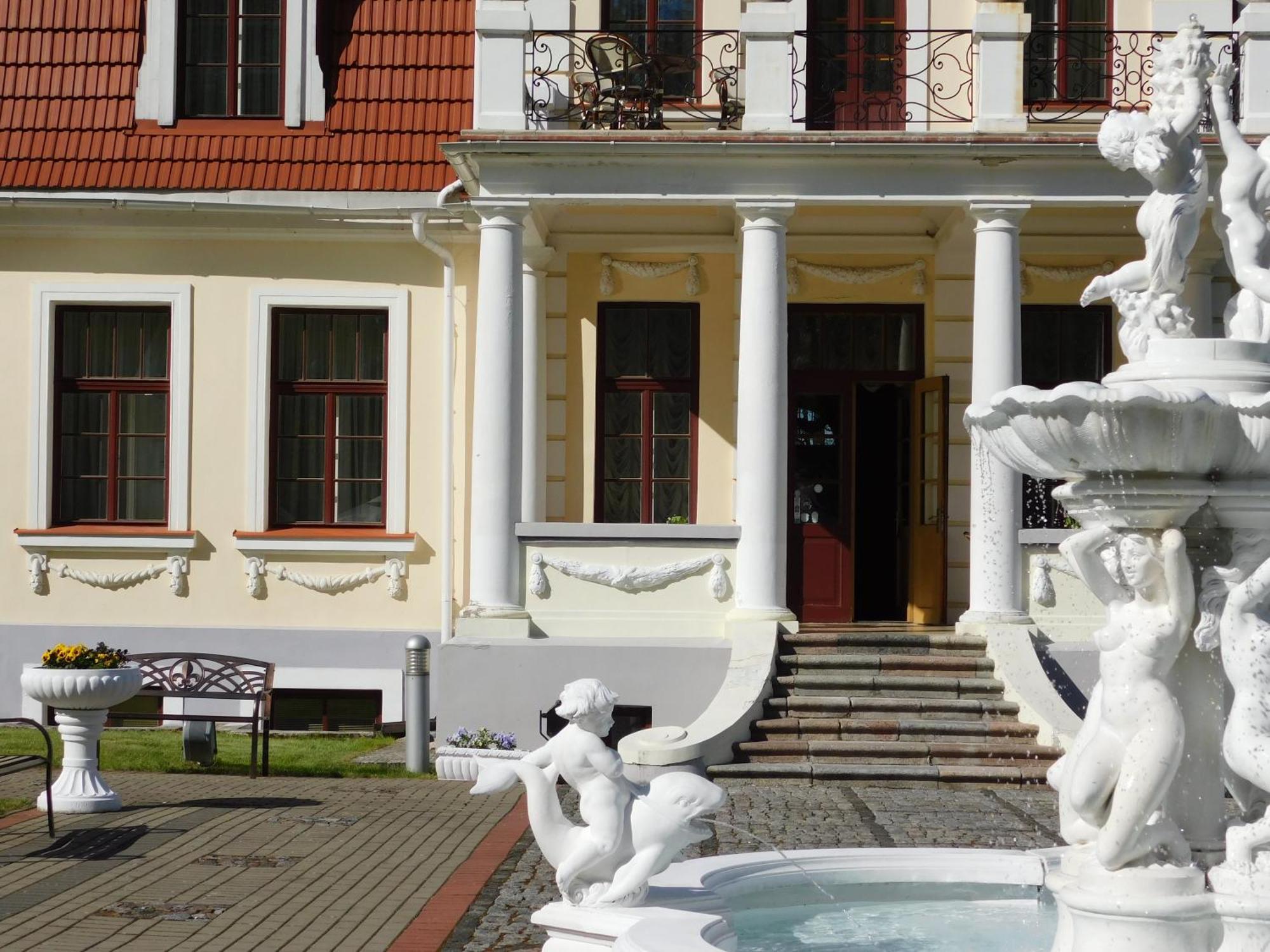 Sventes Muiža Hotell Exteriör bild